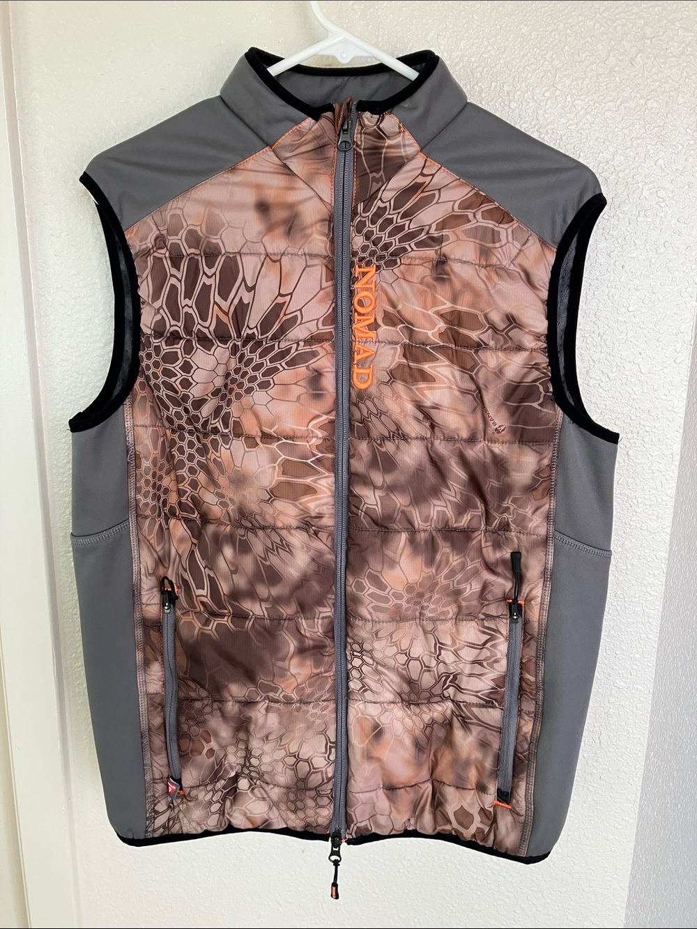 NOMAD Camo Hunting Vest Full Zip Insulated Softshell